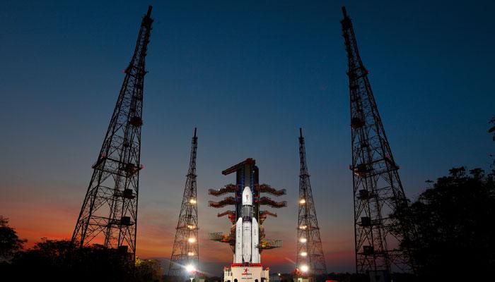 इसरो अंतरिक्ष में एक और नई कामयाबी की उड़ान के लिए तैयार, सबसे भारी रॉकेट से छोड़ेगा जीसैट-19 संचार उपग्रह इसरो अंतरिक्ष में एक और नई कामयाबी की उड़ान के लिए तैयार, सबसे भारी रॉकेट से छोड़ेगा जीसैट-19 संचार उपग्रह