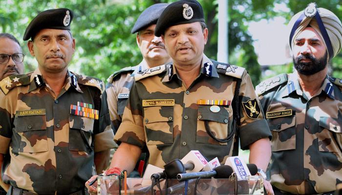गोलीबारी और घुसपैठ होने पर 'उचित' जवाब देते रहेंगे: भारतीय सेना ने पाक से कहा गोलीबारी और घुसपैठ होने पर 'उचित' जवाब देते रहेंगे: भारतीय सेना ने पाक से कहा