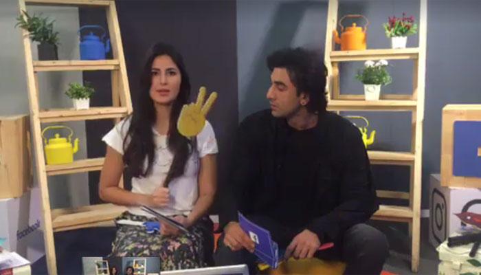 VIDEO, जब रणबीर ने कैटरीना से कहा-'गर्लफ्रेंड बन जा मेरी'... VIDEO, जब रणबीर ने कैटरीना से कहा-'गर्लफ्रेंड बन जा मेरी'...