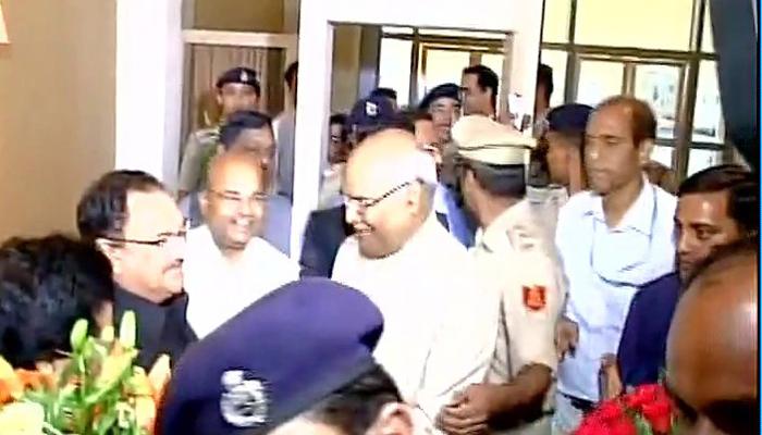 कोविंद के राष्ट्रपति पद का उम्मीदवार बनने पर कानपुर के दयानंद विहार में जश्न का माहौल कोविंद के राष्ट्रपति पद का उम्मीदवार बनने पर कानपुर के दयानंद विहार में जश्न का माहौल