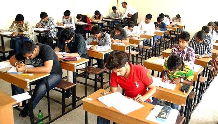 ...तो अब मार्च में नहीं बल्कि फरवरी में होंगी CBSE की 10वीं और 12वीं बोर्ड परीक्षायें! ...तो अब मार्च में नहीं बल्कि फरवरी में होंगी CBSE की 10वीं और 12वीं बोर्ड परीक्षायें!