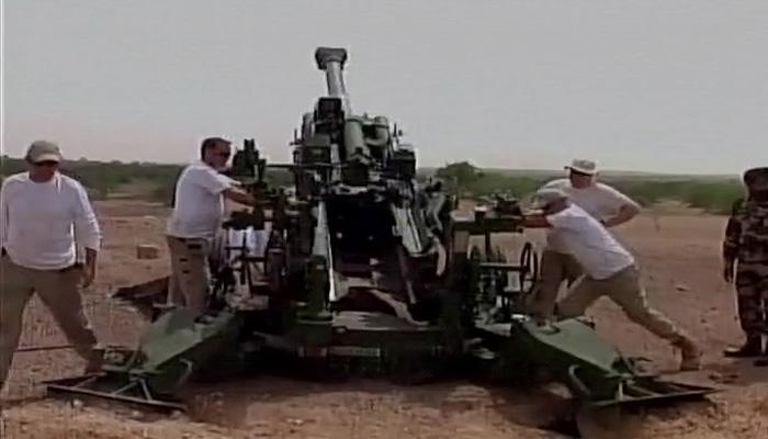 इंडियन आर्मी की ताकत बढ़ी, जैसलमेर में होवित्जर एम 777 तोपों का ट्रायल शुरू इंडियन आर्मी की ताकत बढ़ी, जैसलमेर में होवित्जर एम 777 तोपों का ट्रायल शुरू