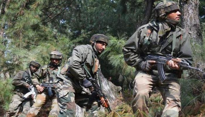 पाकिस्तानी सैनिकों ने भारतीय सीमा में घुसकर किया हमला, दो जवान शहीद, मारा गया एक हमलावर पाकिस्तानी सैनिकों ने भारतीय सीमा में घुसकर किया हमला, दो जवान शहीद, मारा गया एक हमलावर