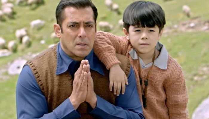 VIDEO : कुछ ऐसी मस्ती कर माटिन बने थे 'ट्यूबलाइट' के दोस्त VIDEO : कुछ ऐसी मस्ती कर माटिन बने थे 'ट्यूबलाइट' के दोस्त