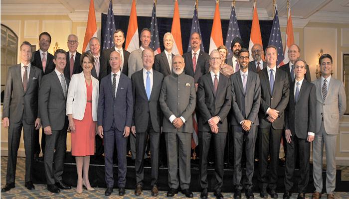अमेरिकी कंपनियों के CEOs से पीएम मोदी ने कहा, 'हमने 7000 सुधार किए, आइए निवेश कीजिए' अमेरिकी कंपनियों के CEOs से पीएम मोदी ने कहा, 'हमने 7000 सुधार किए, आइए निवेश कीजिए'