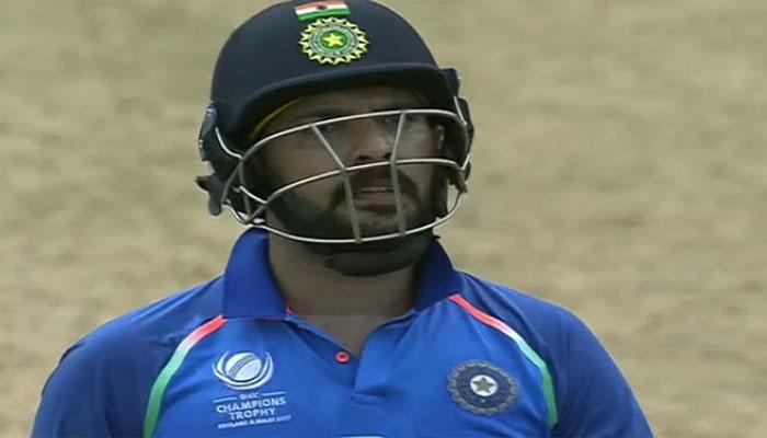 Ind vs WI 2017 : ये क्या पहन कर मैदान पर आ गए युवराज सिंह, हर कोई रह गया हैरान Ind vs WI 2017 : ये क्या पहन कर मैदान पर आ गए युवराज सिंह, हर कोई रह गया हैरान