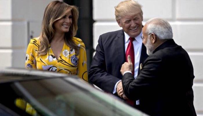 मोदी बहुत अच्छा काम कर रहे हैं, इतने महान PM का स्वागत करना सम्मान की बात: डोनाल्ड ट्रंप मोदी बहुत अच्छा काम कर रहे हैं, इतने महान PM का स्वागत करना सम्मान की बात: डोनाल्ड ट्रंप