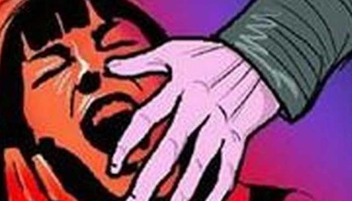 बर्थडे पार्टी में लड़की के साथ चार दोस्तों ने किया गैंगरेप, वारदात का वीडियो बनाया बर्थडे पार्टी में लड़की के साथ चार दोस्तों ने किया गैंगरेप, वारदात का वीडियो बनाया
