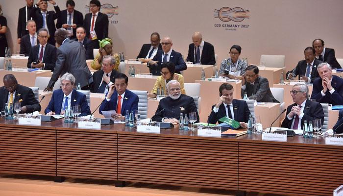 जी-20 समिट में पाकिस्तान पर बरसे पीएम नरेंद्र मोदी, ISIS व अलकायदा से की लश्कर और जैश की तुलना जी-20 समिट में पाकिस्तान पर बरसे पीएम नरेंद्र मोदी, ISIS व अलकायदा से की लश्कर और जैश की तुलना