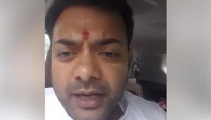 VIDEO : बीजेपी विधायक बोले ‘राममंदिर निर्माण में आड़े आए तो रोक देंगे हज यात्रा’ VIDEO : बीजेपी विधायक बोले ‘राममंदिर निर्माण में आड़े आए तो रोक देंगे हज यात्रा’
