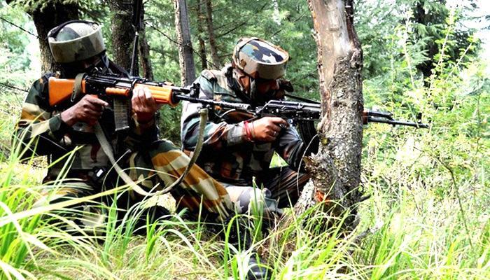 जम्मू-कश्मीर: LoC के पास राजौरी में पाकिस्तानी सेना की गोलीबारी, एक भारतीय जवान शहीद जम्मू-कश्मीर: LoC के पास राजौरी में पाकिस्तानी सेना की गोलीबारी, एक भारतीय जवान शहीद