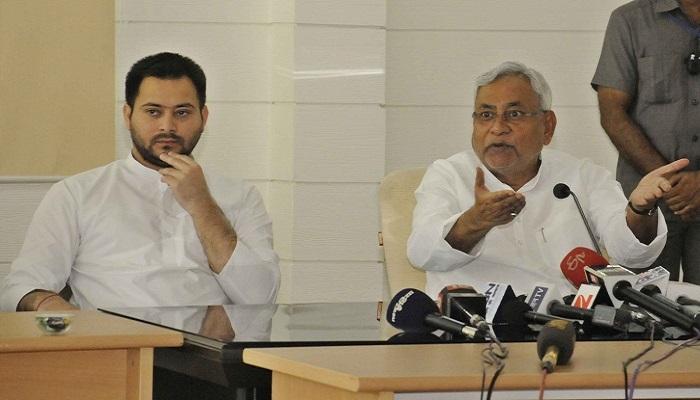 महागठबंधन का गेमओवर? नीतीश कुमार हर हाल में चाहते हैं तेजस्वी का इस्तीफा महागठबंधन का गेमओवर? नीतीश कुमार हर हाल में चाहते हैं तेजस्वी का इस्तीफा
