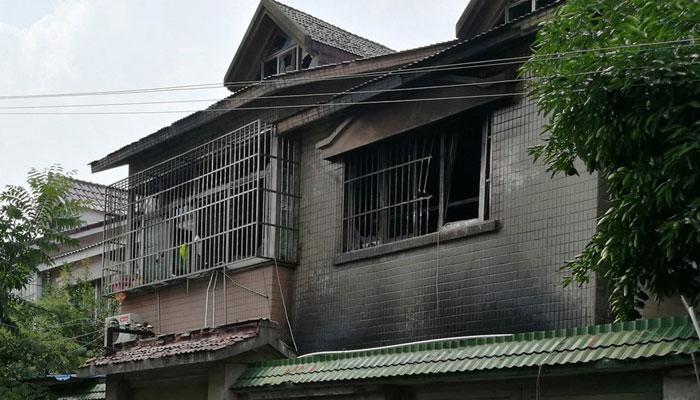 चीन: दो मंजिला रिहायशी मकान में आग लगने से 22 लोगों की मौत, एक व्यक्ति गिरफ्तार चीन: दो मंजिला रिहायशी मकान में आग लगने से 22 लोगों की मौत, एक व्यक्ति गिरफ्तार