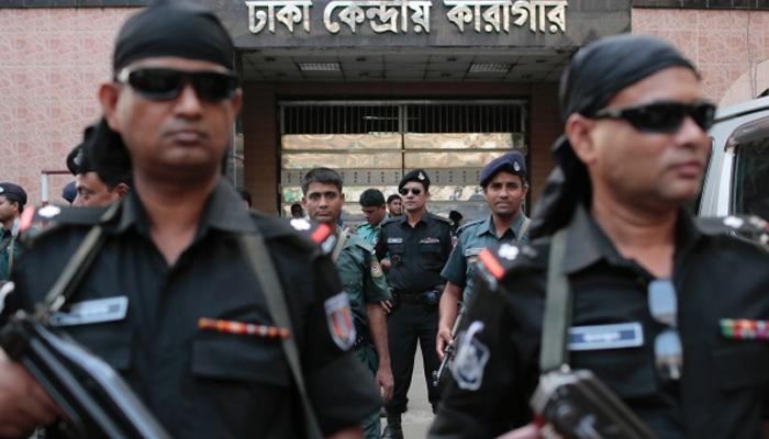 बांग्लादेश में मुठभेड़ के बाद नियो जेएमबी के चार आतंकवादियों ने किया आत्मसमर्पण बांग्लादेश में मुठभेड़ के बाद नियो जेएमबी के चार आतंकवादियों ने किया आत्मसमर्पण