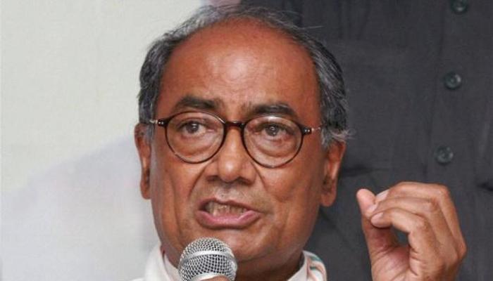 दिग्विजय सिंह ने तिरंगे को लेकर कर दिया कुछ ऐसा ट्वीट, यूजर्स ने जमकर लताड़ा दिग्विजय सिंह ने तिरंगे को लेकर कर दिया कुछ ऐसा ट्वीट, यूजर्स ने जमकर लताड़ा