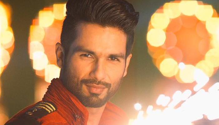 IIFA में डांस करना शाहिद के लिए था काफी मुश्किल, वजह जानकर आप करेंगे उनके जज्बे को सलाम IIFA में डांस करना शाहिद के लिए था काफी मुश्किल, वजह जानकर आप करेंगे उनके जज्बे को सलाम