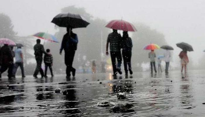 दिल्ली-एनसीआर में भारी बारिश, सड़कों पर जलभराव और ट्रैफिक जाम दिल्ली-एनसीआर में भारी बारिश, सड़कों पर जलभराव और ट्रैफिक जाम