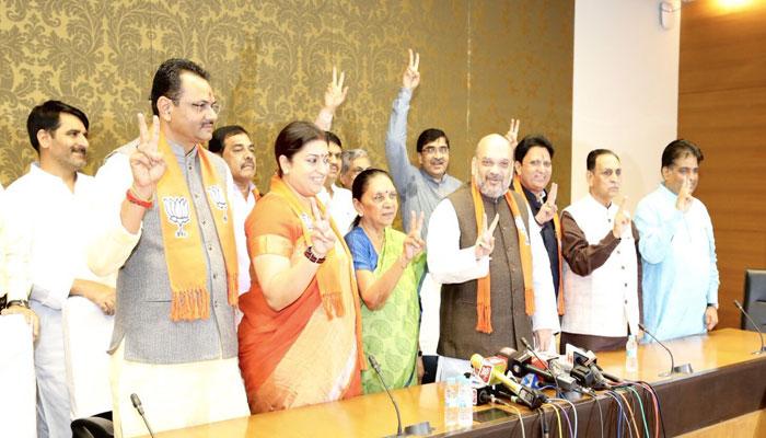 गुजरात : राज्यसभा चुनाव के लिए शाहऔर ईरानी ने दाखिल किया नामांकन गुजरात : राज्यसभा चुनाव के लिए शाहऔर ईरानी ने दाखिल किया नामांकन