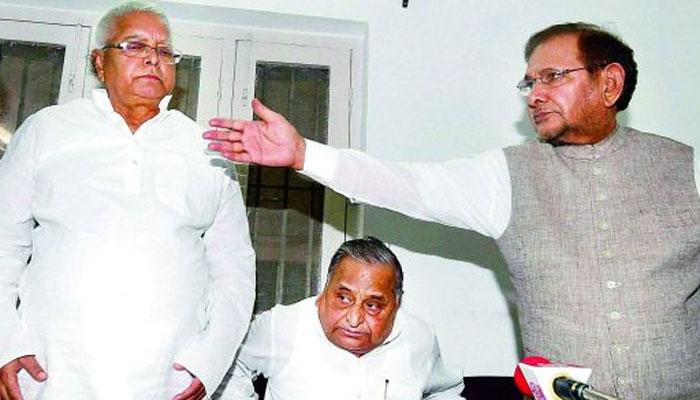 लालू ने शरद यादव को अपने पाले में करने के लिए याद दिलाए 'संघर्ष के दिन' लालू ने शरद यादव को अपने पाले में करने के लिए याद दिलाए 'संघर्ष के दिन'