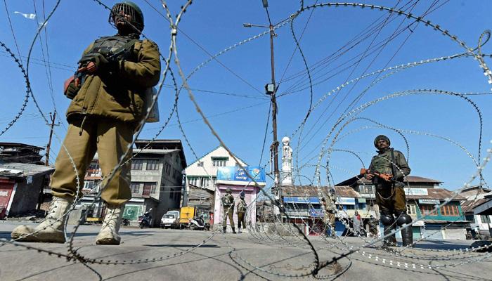 पुलवामा मुठभेड़ में नागरिक की मौत, अलगाववादियों ने बुलाया बंद पुलवामा मुठभेड़ में नागरिक की मौत, अलगाववादियों ने बुलाया बंद
