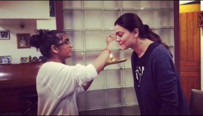 यह क्या! मां के बाद अब भाई भी बनी सुष्मिता सेन, देखें वीडियो यह क्या! मां के बाद अब भाई भी बनी सुष्मिता सेन, देखें वीडियो