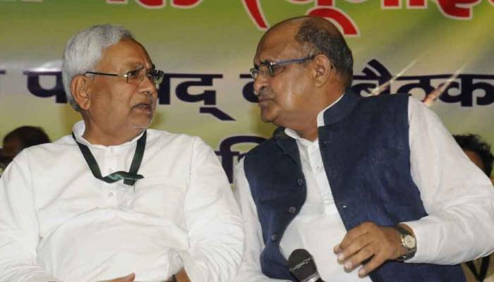नीतीश के निशाने पर लालू, कहा- जनादेश बिहार के लिए मिला था, परिवार के विकास के लिए नीतीश के निशाने पर लालू, कहा- जनादेश बिहार के लिए मिला था, परिवार के विकास के लिए