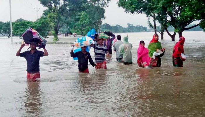 बिहार में बाढ से अब तक 304 की मौत, 1.38 करोड़ आबादी प्रभावित बिहार में बाढ से अब तक 304 की मौत, 1.38 करोड़ आबादी प्रभावित