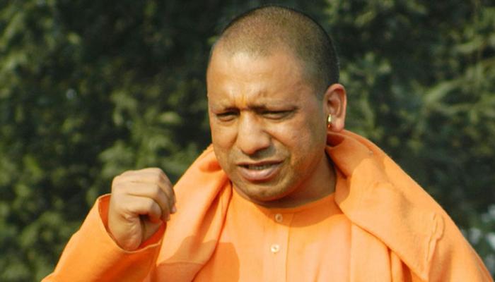 योगी आदित्यनाथ के पास 12 हजार का मोबाइल और 49 हजार के सोने के कुंडल योगी आदित्यनाथ के पास 12 हजार का मोबाइल और 49 हजार के सोने के कुंडल