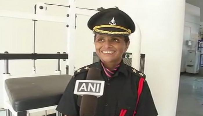 उरी हमले में शहीद कर्नल की पत्नी बनी लेफ्टिनेंट, कहा- आतंकियों से लड़ना चाहती हूं उरी हमले में शहीद कर्नल की पत्नी बनी लेफ्टिनेंट, कहा- आतंकियों से लड़ना चाहती हूं