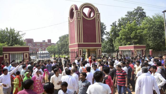 प्रद्युम्न हत्याकांड: SIT,CBSE की टीमों ने रेयान स्कूल का निरीक्षण किया प्रद्युम्न हत्याकांड: SIT,CBSE की टीमों ने रेयान स्कूल का निरीक्षण किया