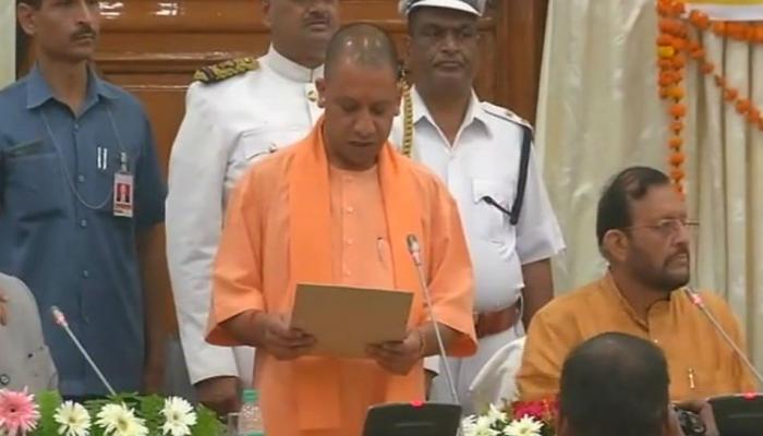 सीएम योगी और दोनों डीप्टी सीएम समेत पांच मंत्रियों ने ली विधान परिषद की सदस्यता सीएम योगी और दोनों डीप्टी सीएम समेत पांच मंत्रियों ने ली विधान परिषद की सदस्यता