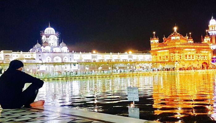 स्वर्ण मंदिर पहुंच स्वप्न जैसा महसूस कर रहे अक्षय कुमार स्वर्ण मंदिर पहुंच स्वप्न जैसा महसूस कर रहे अक्षय कुमार