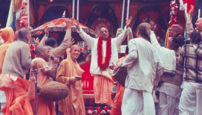 संकीर्तन: गाती-नाचती प्रार्थनाएं संकीर्तन: गाती-नाचती प्रार्थनाएं