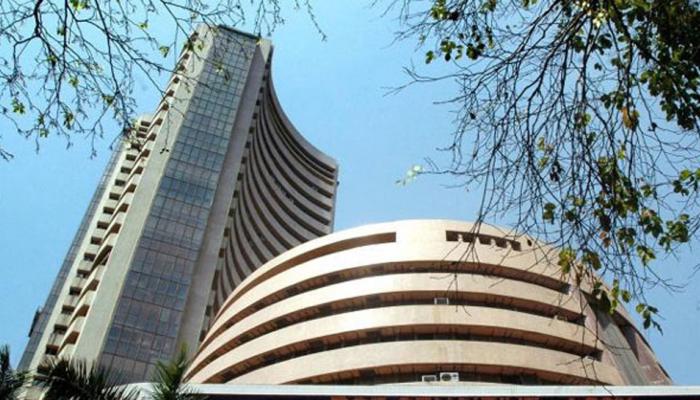 सेंसेक्स 32,687.32 अंक के नए रिकॉर्ड पर, निफ्टी भी नई ऊंचाई पर सेंसेक्स 32,687.32 अंक के नए रिकॉर्ड पर, निफ्टी भी नई ऊंचाई पर