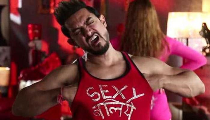 'बेटी' के इशारों पर थिरके आमिर खान, सोशल मीडिया पर शेयर किया वीडियो 'बेटी' के इशारों पर थिरके आमिर खान, सोशल मीडिया पर शेयर किया वीडियो