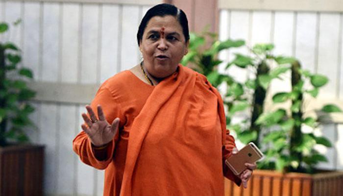 शिवराज को मिला उमा का साथ, कहा 'हमारे देश में कई चीजें अमेरिका से बेहतर' शिवराज को मिला उमा का साथ, कहा 'हमारे देश में कई चीजें अमेरिका से बेहतर'