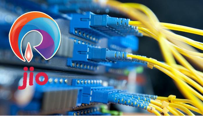 Jio की इस सर्विस से 2 सेकेंड में डाउनलोड होगी मूवी, दिल्ली में ट्रायल शुरू Jio की इस सर्विस से 2 सेकेंड में डाउनलोड होगी मूवी, दिल्ली में ट्रायल शुरू
