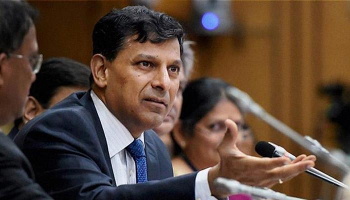 RBI के पूर्व गवर्नर राजन ने कहा, भारत को मुद्रा में गड़बड़ी करने वाला न कहे अमेरिका RBI के पूर्व गवर्नर राजन ने कहा, भारत को मुद्रा में गड़बड़ी करने वाला न कहे अमेरिका