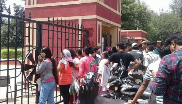 छात्र प्रद्युम्न के पिता ने उठाए सवाल, इस हत्याकांड का हश्र कहीं आरुषि हत्याकांड जैसा न हो..? छात्र प्रद्युम्न के पिता ने उठाए सवाल, इस हत्याकांड का हश्र कहीं आरुषि हत्याकांड जैसा न हो..?
