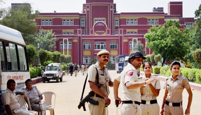 प्रद्युम्न मर्डर केस: CBI के केस लेने के छह दिन बाद ही किशोर पर पर हुआ संदेह प्रद्युम्न मर्डर केस: CBI के केस लेने के छह दिन बाद ही किशोर पर पर हुआ संदेह