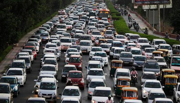 दिल्ली में सोमवार से ऑड-ईवन नहीं, 'शर्तों' के खिलाफ NGT में दोबारा अपील करेगी दिल्ली सरकार दिल्ली में सोमवार से ऑड-ईवन नहीं, 'शर्तों' के खिलाफ NGT में दोबारा अपील करेगी दिल्ली सरकार