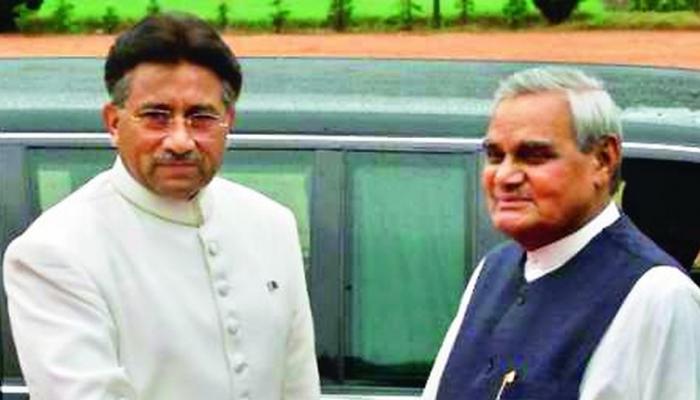 वाजपेयी का फॉर्मूला अपनाकर पाकिस्तान की सत्ता पाने की तैयारी में परवेज मुशर्रफ वाजपेयी का फॉर्मूला अपनाकर पाकिस्तान की सत्ता पाने की तैयारी में परवेज मुशर्रफ