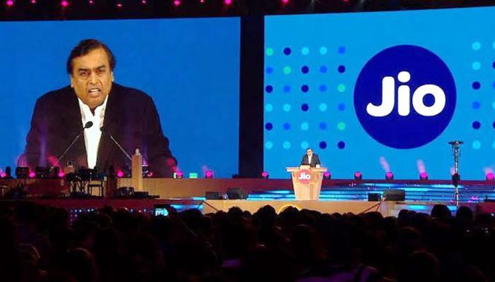 Jio यूजर्स के लिए 12 फायदे, इतना सबकुछ फ्री में पहले नहीं मिला होगा Jio यूजर्स के लिए 12 फायदे, इतना सबकुछ फ्री में पहले नहीं मिला होगा