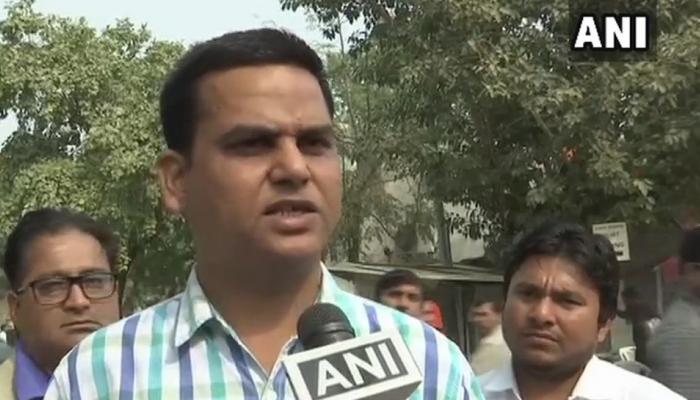प्रदयुम्न केस- हरियाणा के मंत्री ने मुझसे CBI जांच के लिए दबाव नहीं देने को कहा था: पिता वरुण ठाकुर प्रदयुम्न केस- हरियाणा के मंत्री ने मुझसे CBI जांच के लिए दबाव नहीं देने को कहा था: पिता वरुण ठाकुर