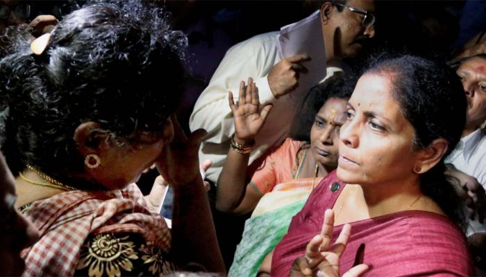 तूफान 'ओखी': केरल में मरने वालों की संख्या 19 हुई, समुद्र में फंसे 600 से अधिक मछुआरे बचाए गए तूफान 'ओखी': केरल में मरने वालों की संख्या 19 हुई, समुद्र में फंसे 600 से अधिक मछुआरे बचाए गए