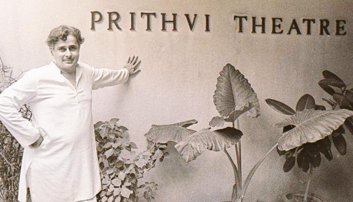 राष्ट्रीय ध्वज में लपेट कर दी गई शशि कपूर को अंतिम विदाई राष्ट्रीय ध्वज में लपेट कर दी गई शशि कपूर को अंतिम विदाई