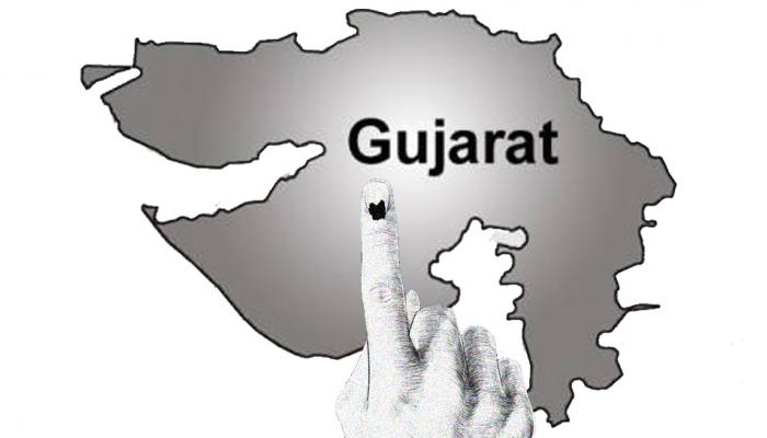 गुजरात: पानी न मिलने से नाराज गांव वालों ने किया वोट डालने से इनकार गुजरात: पानी न मिलने से नाराज गांव वालों ने किया वोट डालने से इनकार