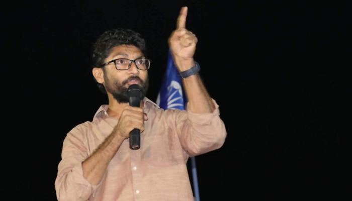 दांव-पेंच के भंवर में फंसी दलित नेता जिग्नेश मेवानी की सीट, उनके खिलाफ काम कर रहे हैं ये 3 कारण दांव-पेंच के भंवर में फंसी दलित नेता जिग्नेश मेवानी की सीट, उनके खिलाफ काम कर रहे हैं ये 3 कारण