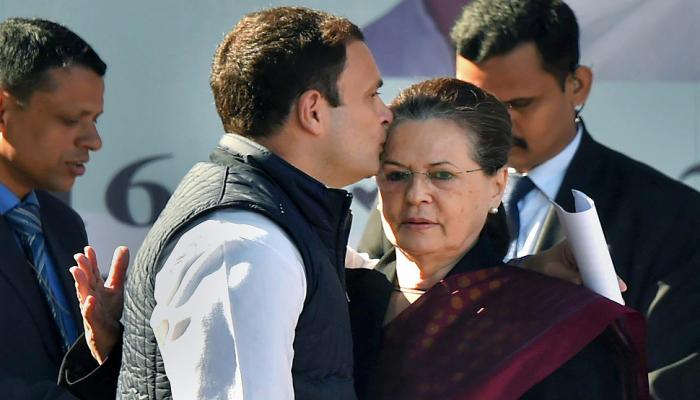 congress president Rahul gandhi kisses mother sonia gandhi forehead after her speech