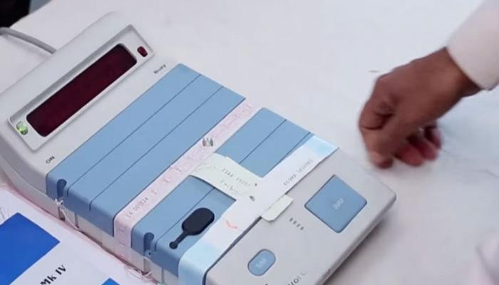 पूर्व मुख्य चुनाव आयुक्त टी एस कृष्णमूर्ति ने कहा, 'बंद होनी चाहिए EVM की आलोचना' पूर्व मुख्य चुनाव आयुक्त टी एस कृष्णमूर्ति ने कहा, 'बंद होनी चाहिए EVM की आलोचना'